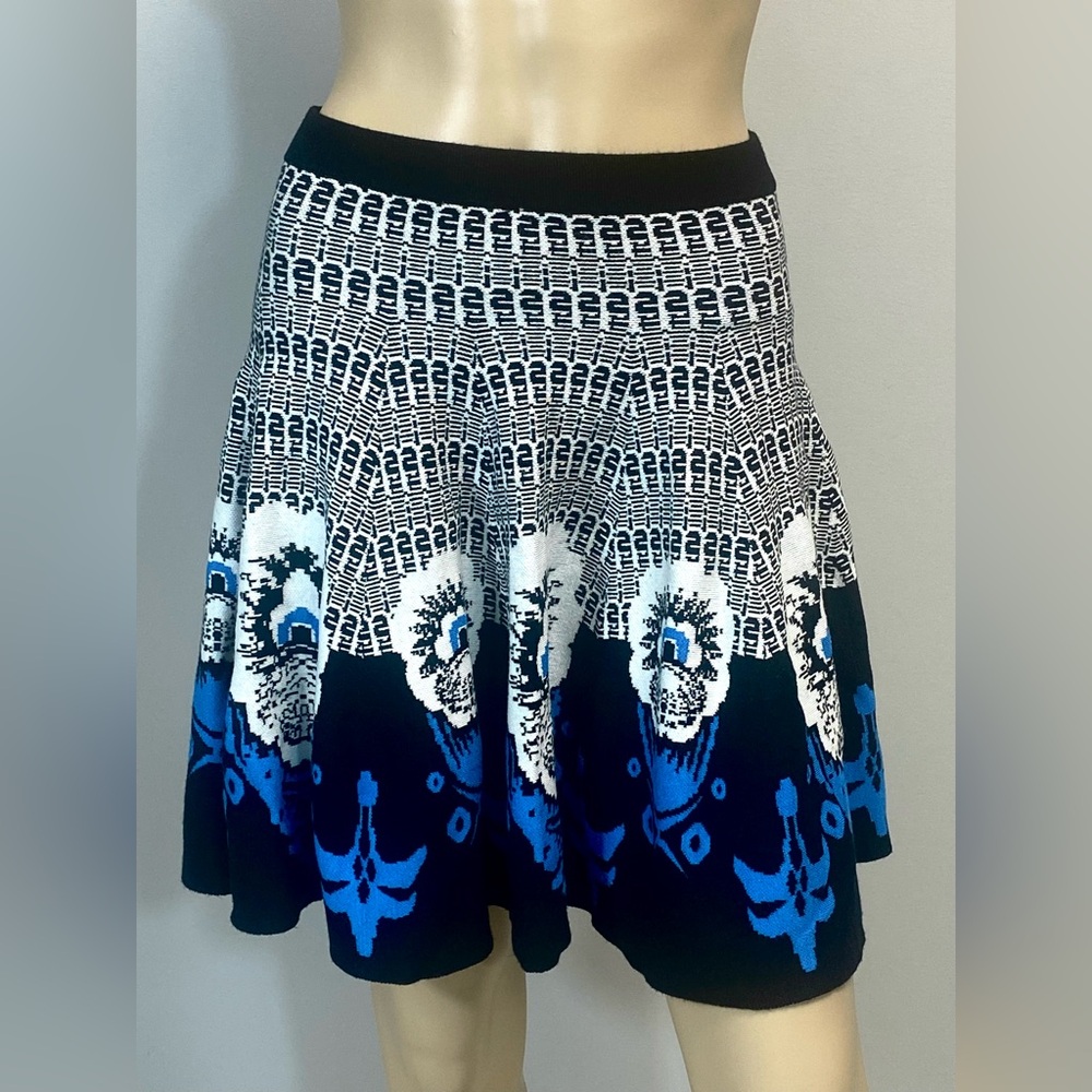 Source Unknown Black and Blue Patterned Skater Skirt